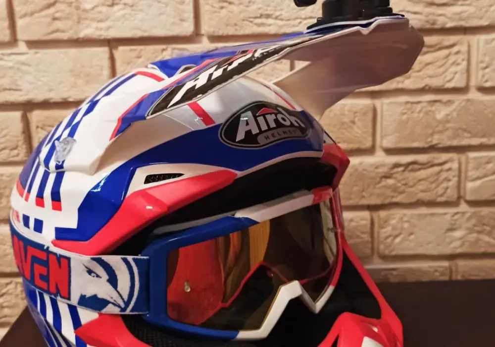 Jaka kamera na kask motocyklowy? Odkryj najlepsze modele i porady