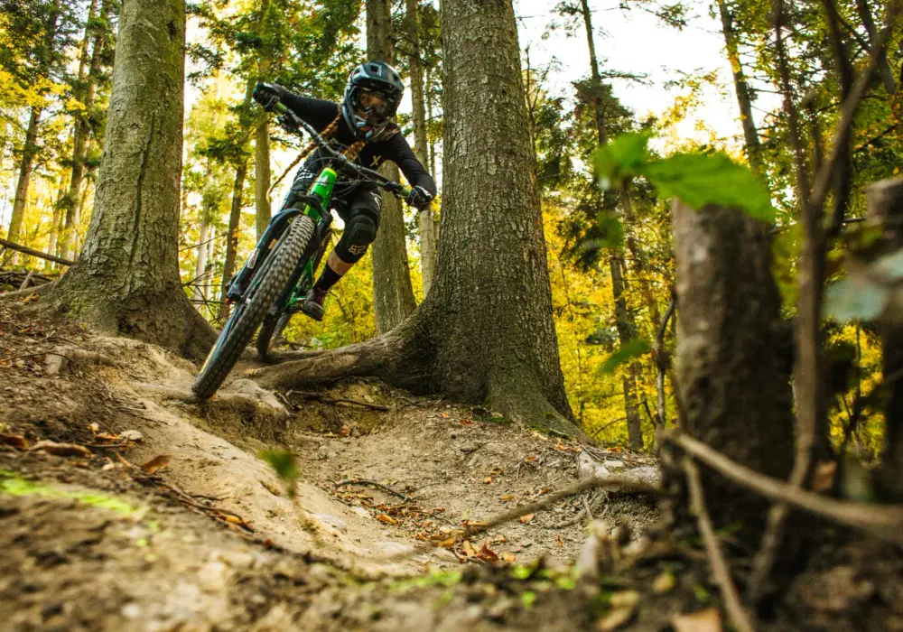 Gdzie mieszka Enduro Opa? Odkryj tajemnice jego lokalizacji w Polsce