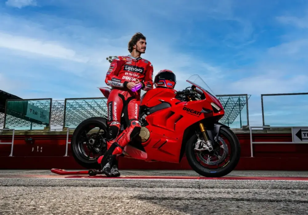 Ducati Panigale V4 - Czy to superbike dla Ciebie?