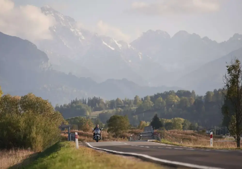 Gotowe trasy motocyklowe w Polsce – piękne widoki i łatwe do pobrania