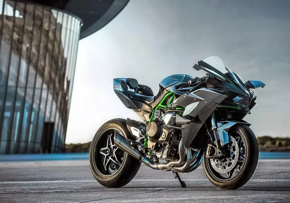 Kawasaki Ninja H2R - Cena, moc, sens. Czy to dla Ciebie?