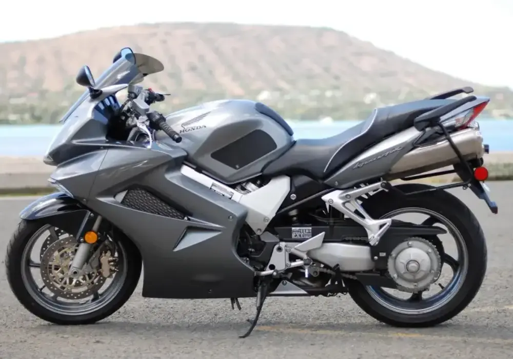 Honda VFR 800 - Kupić? Na co patrzeć i ile kosztuje?