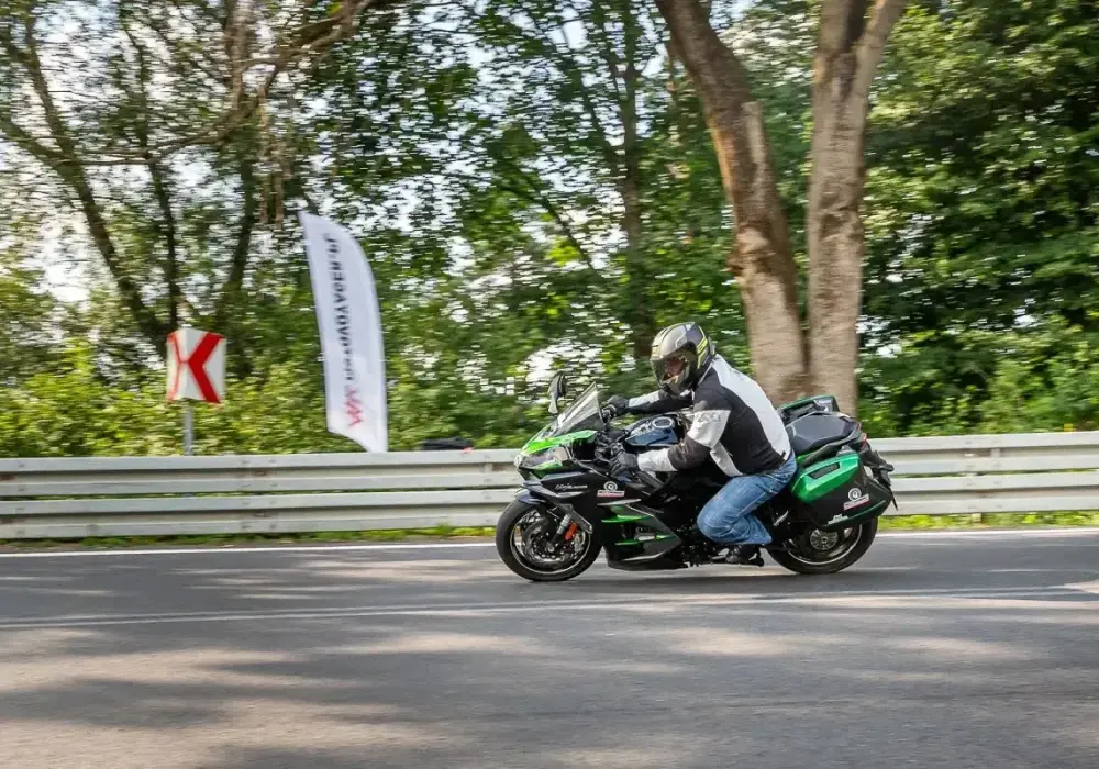 Ninja H2 - Różnice H2R, Carbon i H2 SX. Który wybrać?