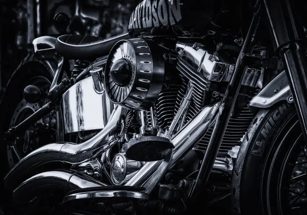 Jaki olej do lag motocyklowych? Wybierz najlepszy dla swojego motocykla