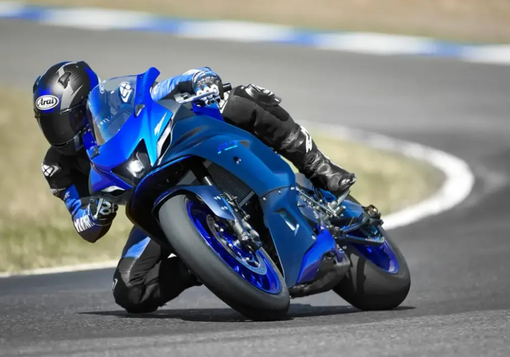 Yamaha R7 - Dane techniczne i prawdziwy charakter. Czy warto?