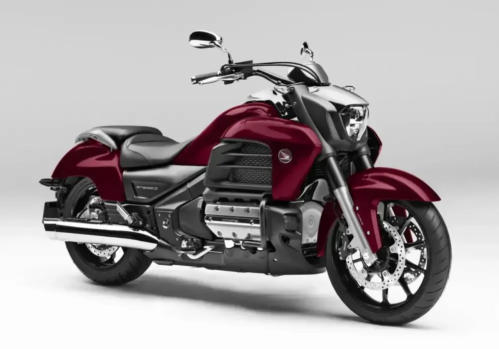 Honda Valkyrie 1800 - Czy to cruiser dla Ciebie? Poradnik kupującego