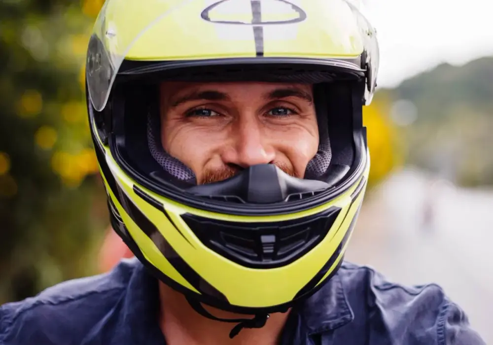 Jak prawidłowo dobrać rozmiar kasku motocyklowego i uniknąć błędów