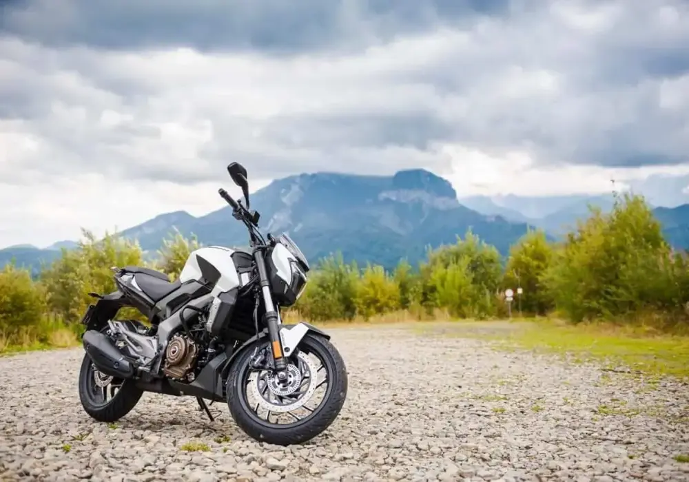 Bajaj Dominar 400 - Idealny na trasę? Przewodnik