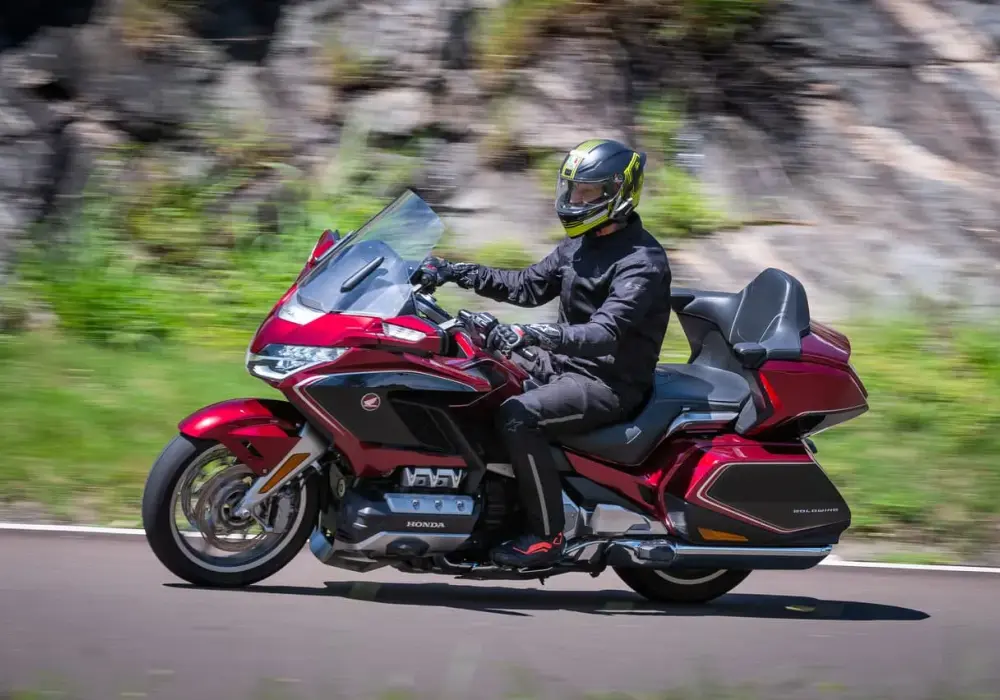 Jaka Honda turystyczna? Wybierz idealny motocykl dla siebie
