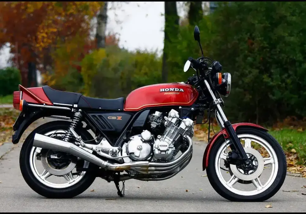 Honda CBX 1000 - Sześć cylindrów legendy. Czy warto kupić?