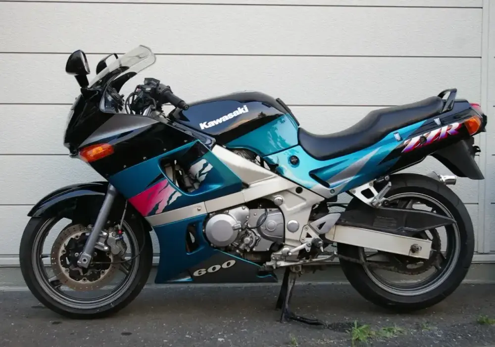Kawasaki ZZR 600 - Czy warto kupić ten sport-touring?