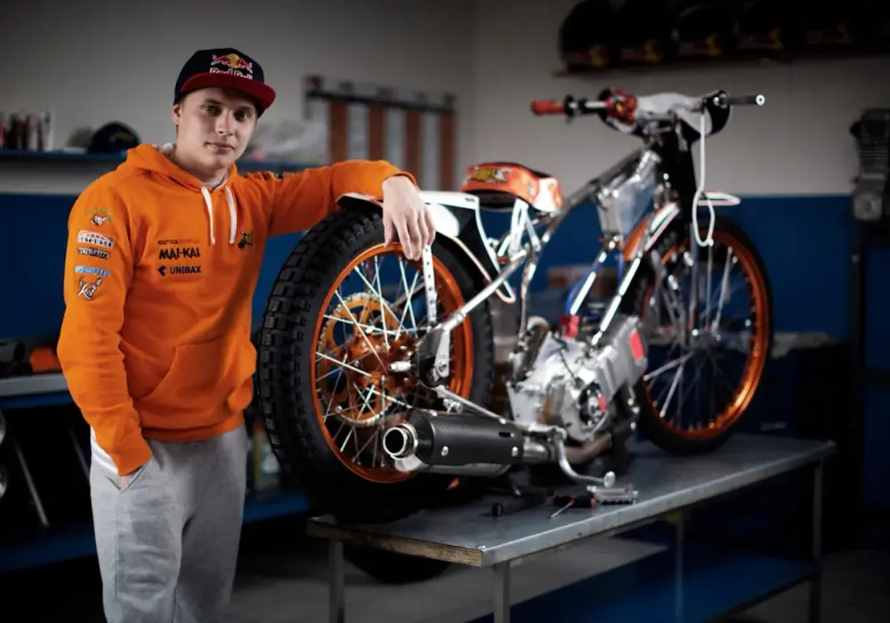 Motocykl żużlowy - budowa, jazda, błędy. Poznaj sekrety!