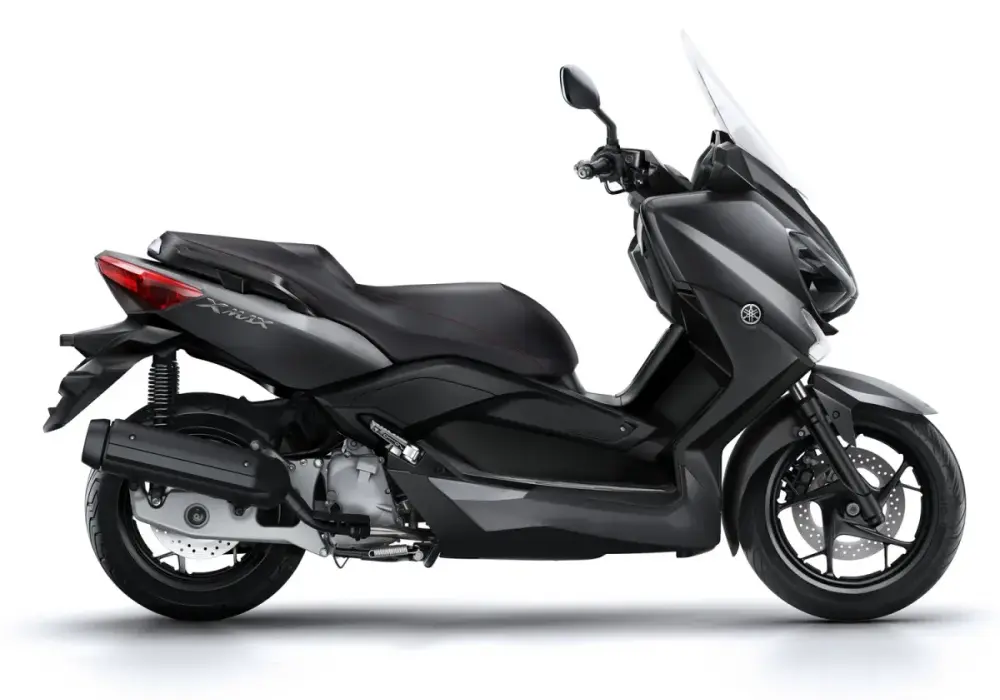 Yamaha XMAX 125 - Ile naprawdę jedzie? Poznaj fakty!
