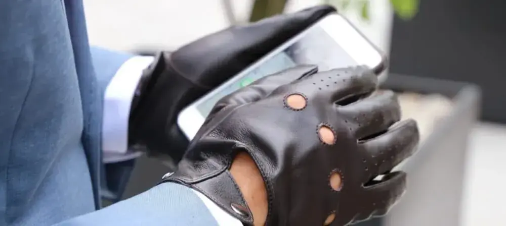 Jak rozciągnąć rękawice motocyklowe i uniknąć dyskomfortu podczas jazdy