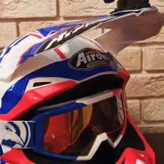 Jaka kamera na kask motocyklowy? Odkryj najlepsze modele i porady