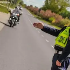 Czy motorowerem można jeździć bez prawa jazdy? Sprawdź, co grozi za brak uprawnień