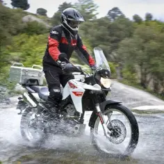 Czy na enduro trzeba mieć prawo jazdy? Oto, co musisz wiedzieć