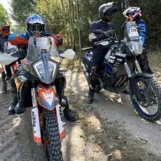 Najlepsze trasy motocyklowe w Mazurach: odkryj malownicze szlaki