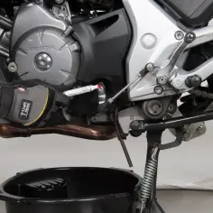 Czym czyścić łańcuch motocyklowy, aby uniknąć uszkodzeń o-ringów?