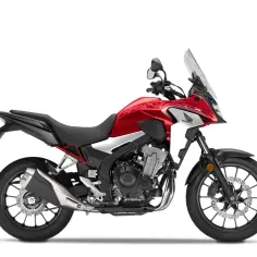 Czerwony motocykl Honda, idealny na pierwsze prawo jazdy kat B motocykl 250. Gotowy na przygodę!