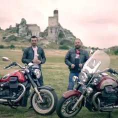 Najlepsze trasy motocyklowe w Jurze Krakowsko-Częstochowskiej – uniknij tłumów