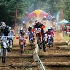 Supermoto czy enduro – kluczowe różnice, które musisz znać