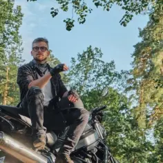 Trasy motocyklowe w świętokrzyskim: malownicze szlaki i atrakcje