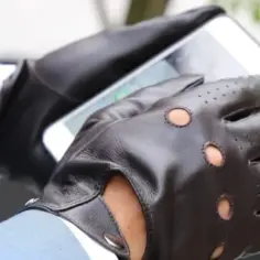 Jak rozciągnąć rękawice motocyklowe i uniknąć dyskomfortu podczas jazdy