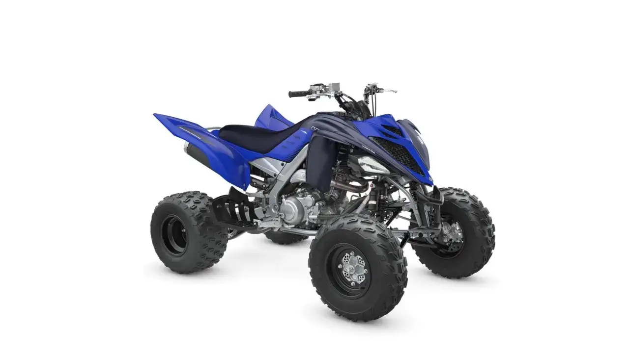 Niebieski Yamaha Raptor 700, potężna maszyna, która budzi pytanie: yamaha raptor 700 ile ma koni?