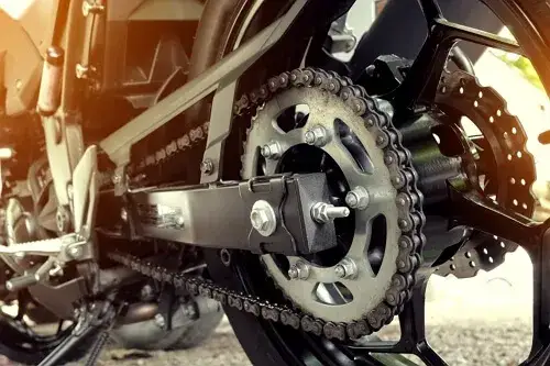 Zdjęcie Jak rozpiąć łańcuch motocyklowy bez ryzyka uszkodzenia sprzętu