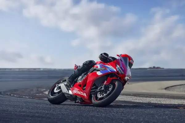 Honda CBR650R - Sportowy kompromis? Sprawdź, czy warto!