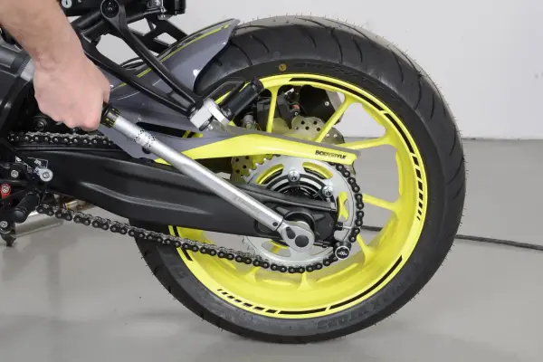 Moment dokręcania (Nm) w motocyklu - Klucz do bezpieczeństwa