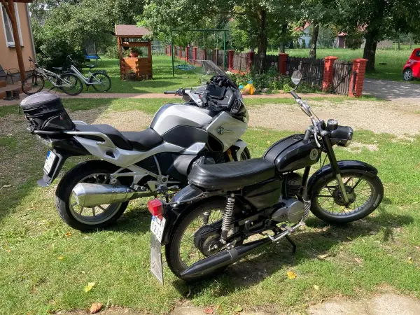 Motor czy motocykl? Różnice, prawo, użycie – poradnik