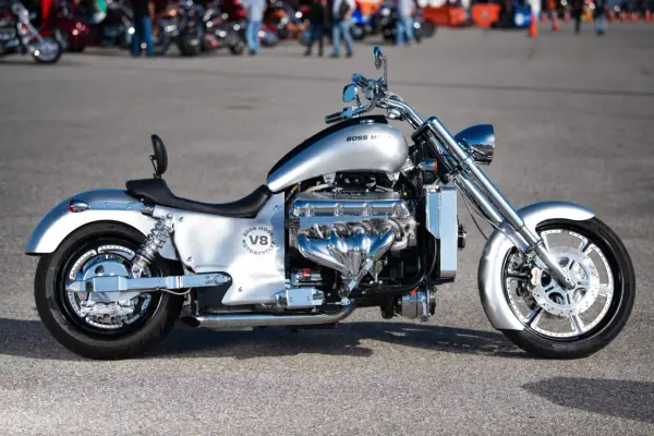 Pojemność silnika w motocyklu - Co naprawdę oznacza cm³?