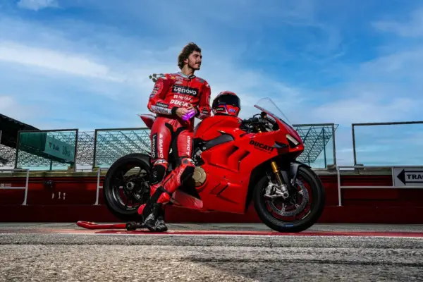 Ducati Panigale V4 - Czy to superbike dla Ciebie?