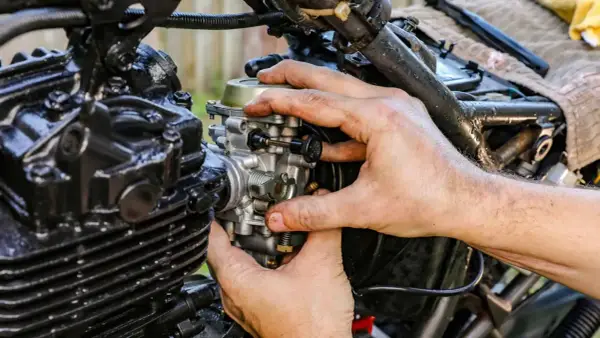 Ssanie w motocyklu - Jak używać i kiedy to sygnał problemu?