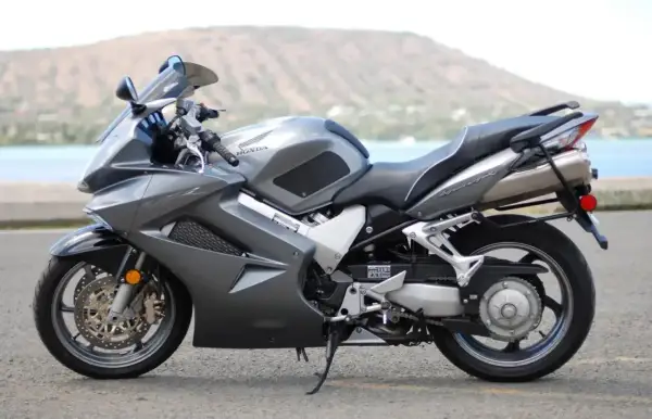 Honda VFR 800 - Kupić? Na co patrzeć i ile kosztuje?