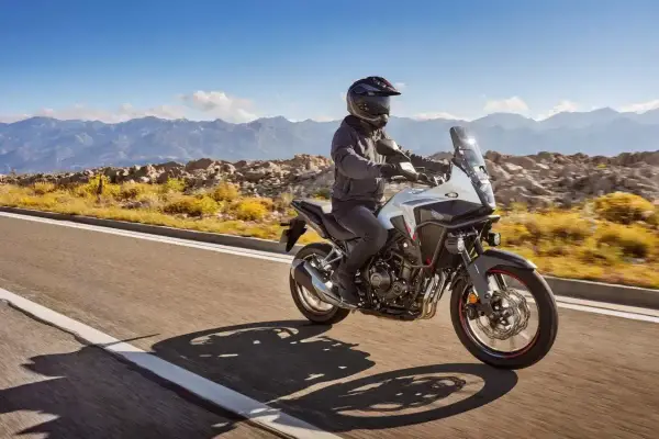 Honda CB500X vs NX500 - Wybierz idealny adventure dla siebie