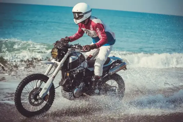 Honda FMX 650 - Czy to supermoto ma sens dziś? Sprawdź!