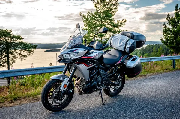 Kawasaki Versys 650 - Dane techniczne i co oznaczają w praktyce?