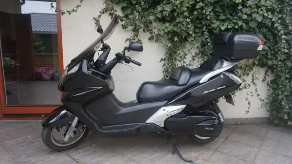 Honda Silver Wing 600 - Czy nadal warto kupić? Poradnik