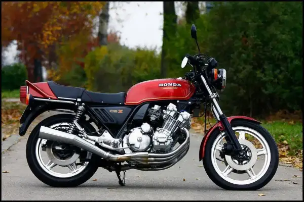 Honda CBX 1000 - Sześć cylindrów legendy. Czy warto kupić?