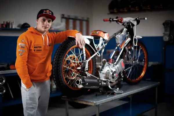 Motocykl żużlowy - budowa, jazda, błędy. Poznaj sekrety!