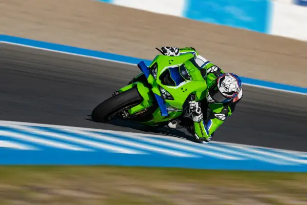 Kawasaki ZX-9R Ninja - Czy ten klasyk ma sens w 2026?