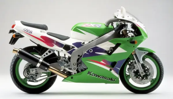 Kawasaki ZX-4RR - Czy 80 KM w 400 cm3 to przepis na sukces?