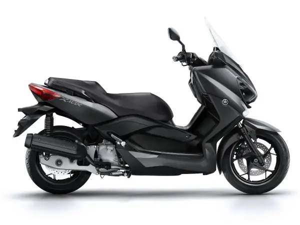 Yamaha XMAX 125 - Ile naprawdę jedzie? Poznaj fakty!