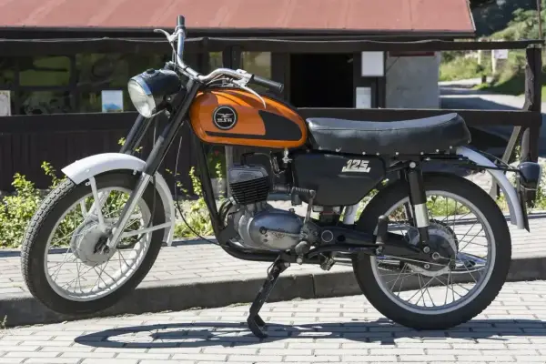 WSK 125 - Ile miała KM? Prawda o mocy i serwisie