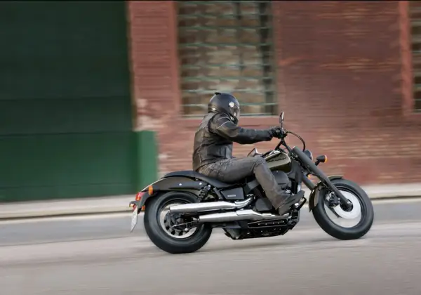 Honda Shadow 750 - Dane techniczne i co oznaczają w praktyce