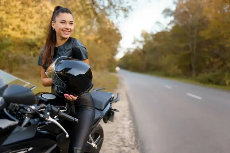 Jaki motocykl dla kobiety? Wybierz pewnie, bez stresu!